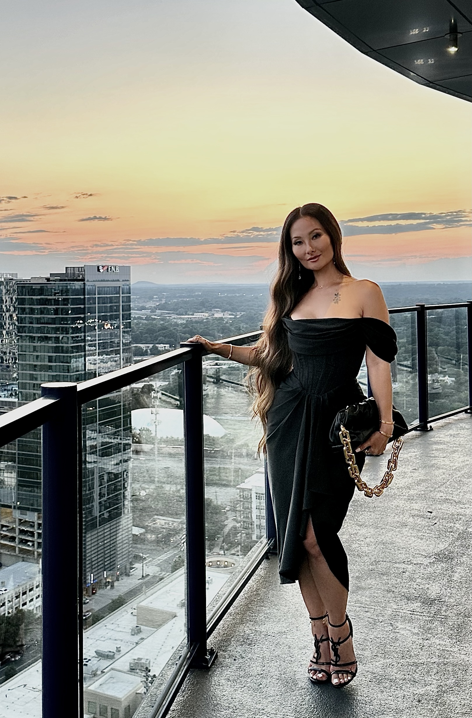 Sarah Dam Chambers, modern style mom, hair extensions near me